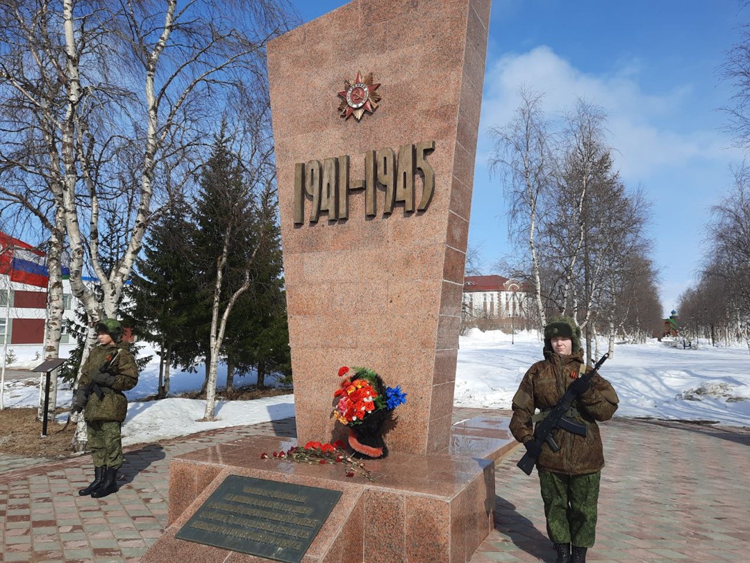 Ежегодно учащиеся нашей школы принимают участие в Почетном карауле, посвященном Победе в Великой Отечественной войне.