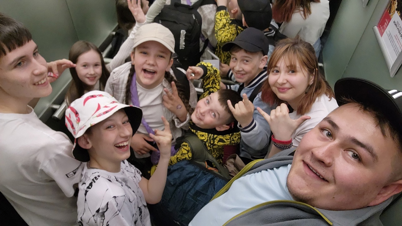 Кто где, а «Ань Тарова» в лифте!.